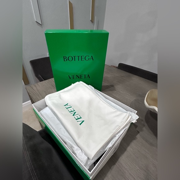 Bottega Veneta
Lug Sole Combat Boots - Picture 16 of 17